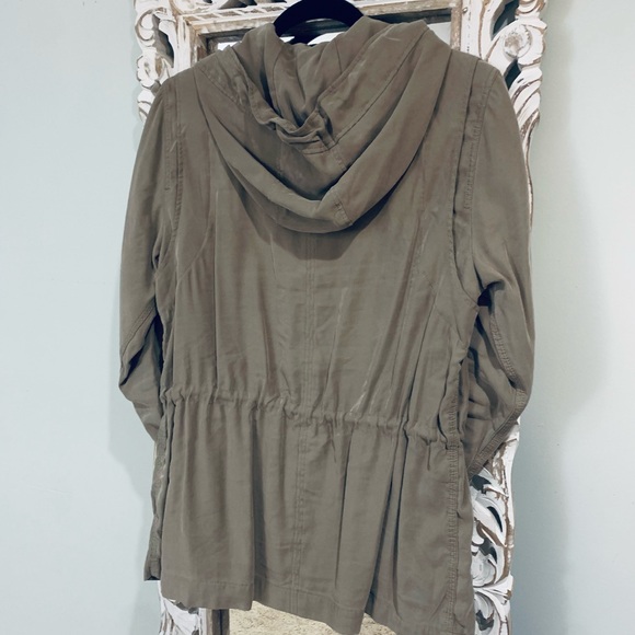 A&F light jacket - Picture 3 of 3